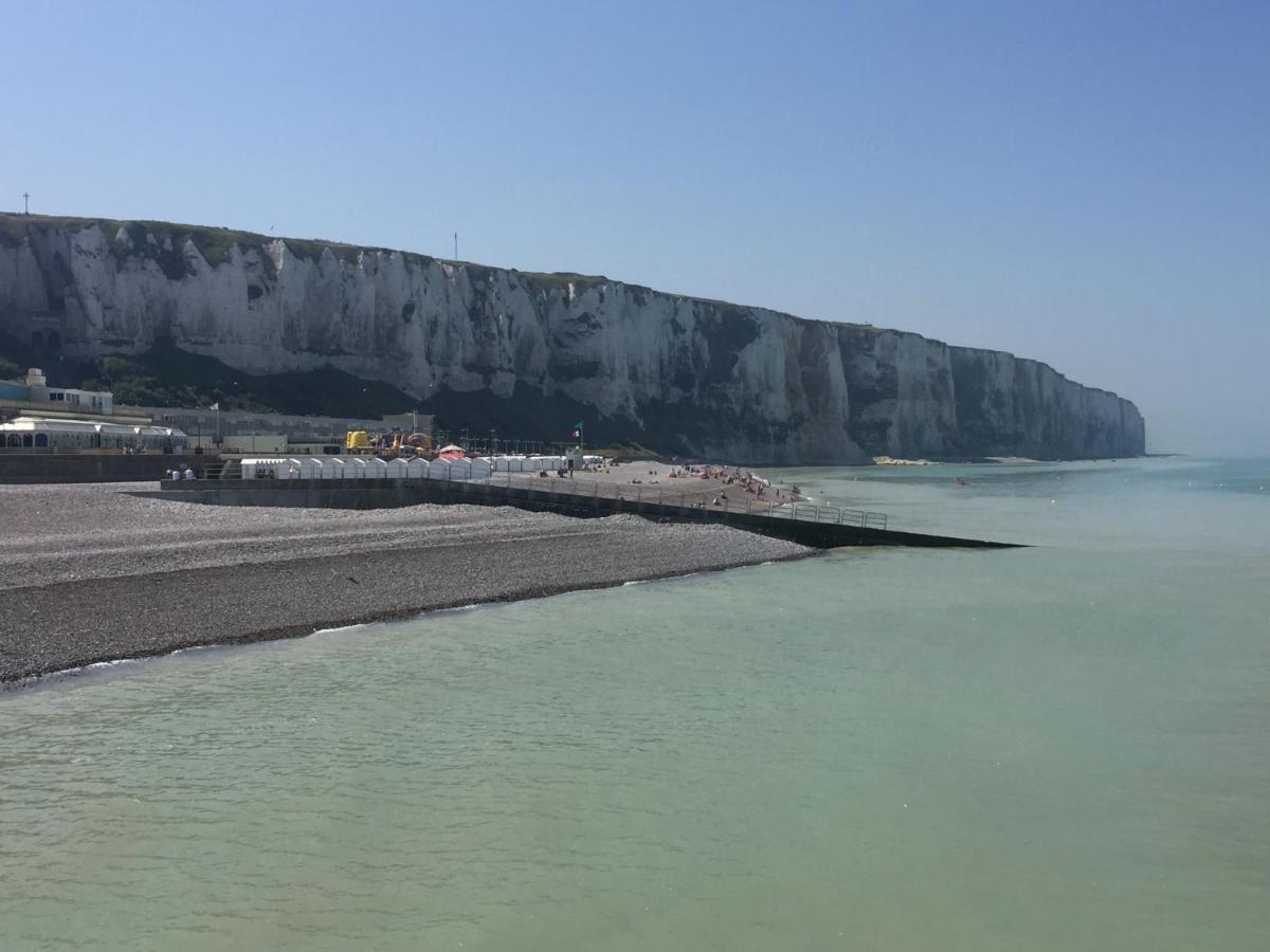 Entre Mer Et Falaises Le Treport Exterior photo